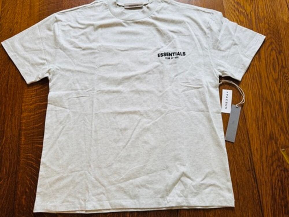 NWT Fear of God Essentials Classic Short Sleeve Tee LARGE in Light Oatmeal